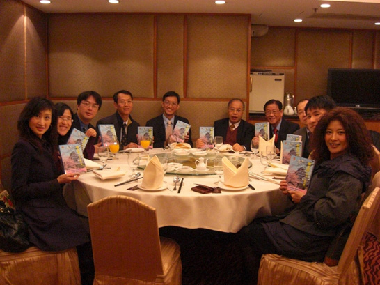 Gathering of alumni authors in Hong Kong